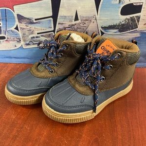 OshKosh Duck Boots Toddler Size 11